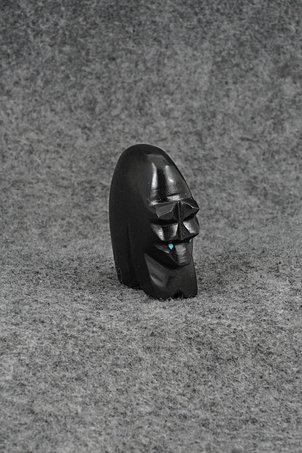 Bear Zuni Fetish Carving - Tony Mackel