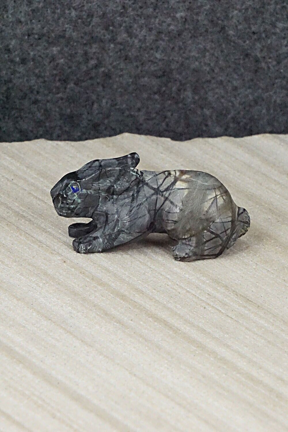 Rabbit Zuni Fetish Carving - Lance Cheama