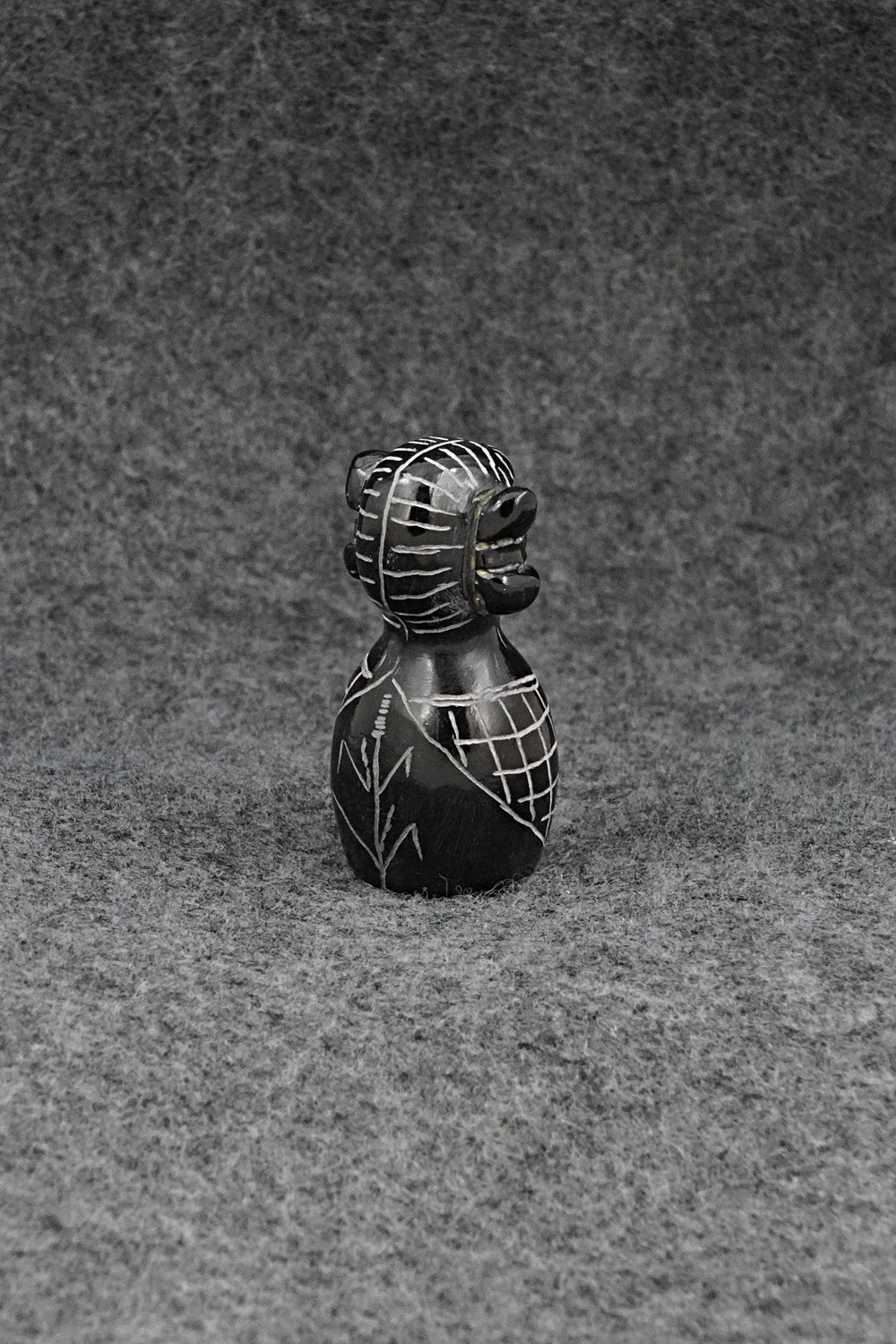 Corn Maiden Zuni Fetish Carving - Andress Jernention
