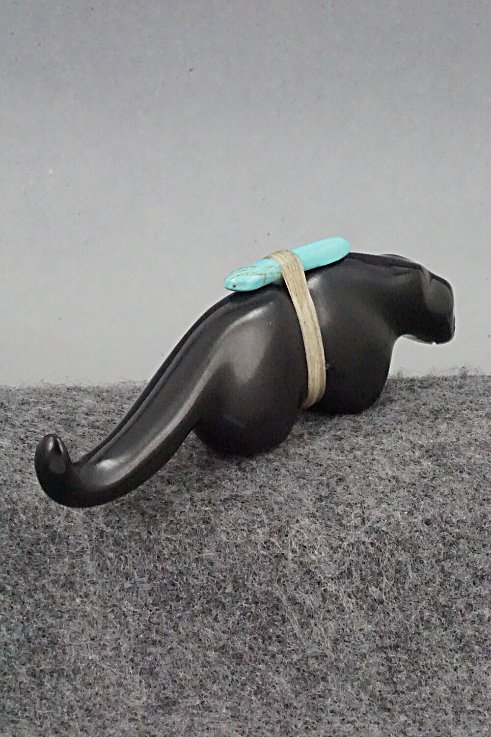 Mountain Lion Zuni Fetish Carving - Herbert Halate