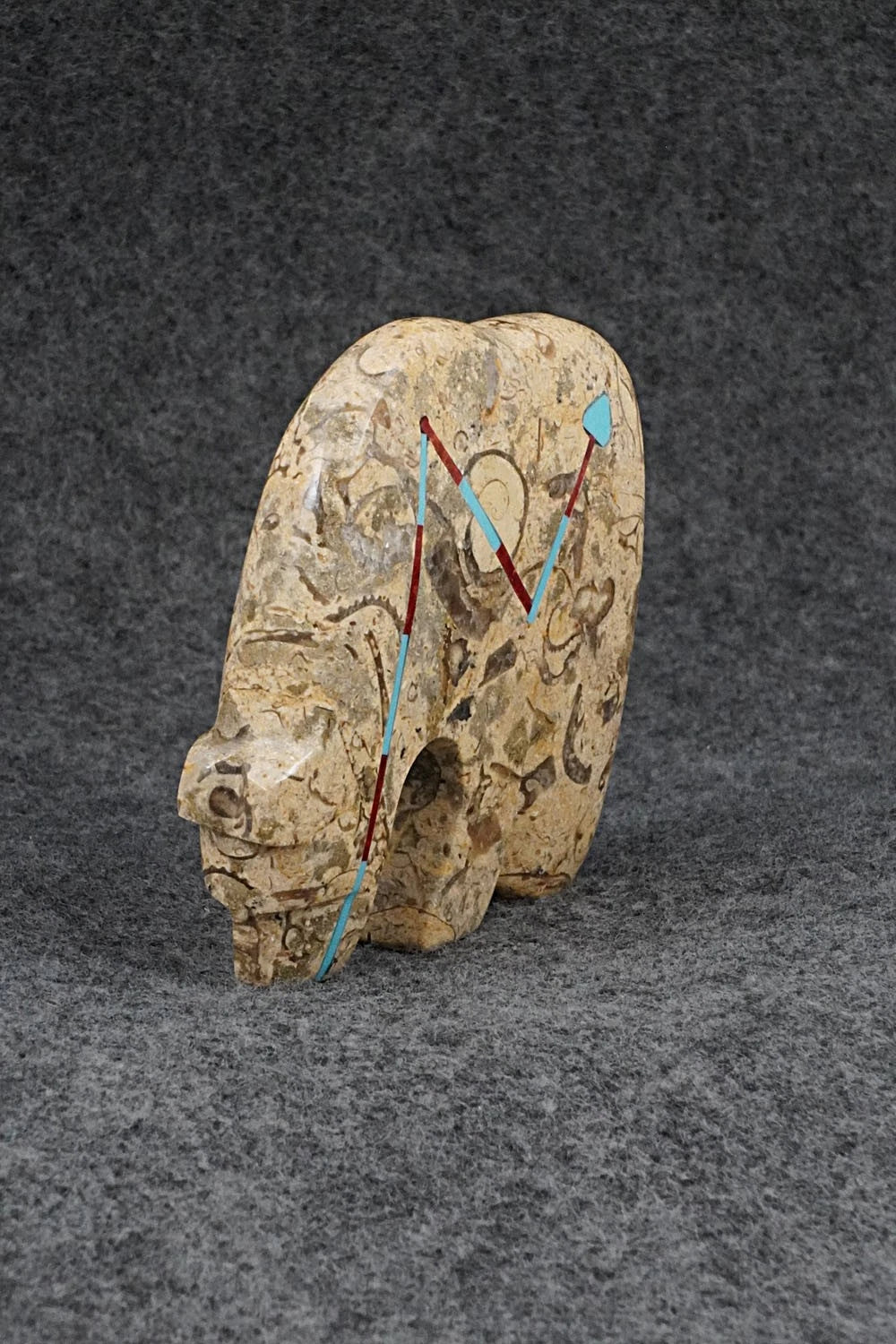 Bear Zuni Fetish Carving - Kenric Laiwakete
