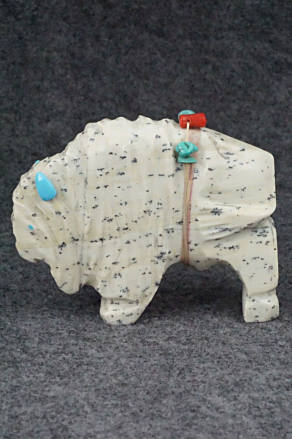 Buffalo Zuni Fetish Carving - Kevin Quam