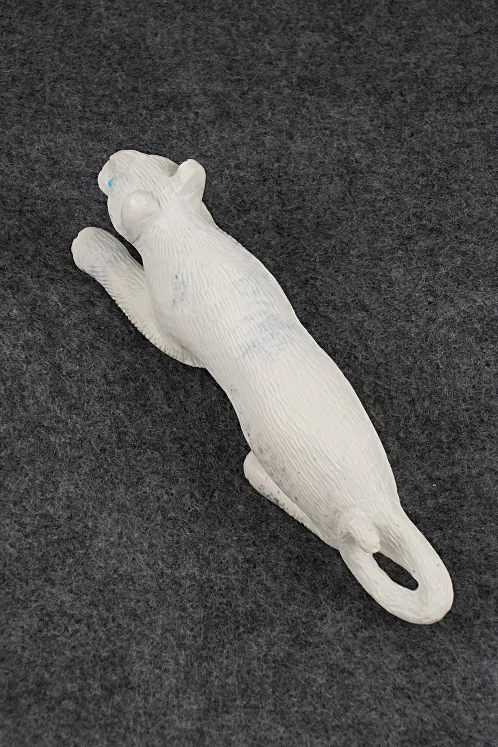 Mountain Lion Zuni Fetish Carving - Wilfred Cheama