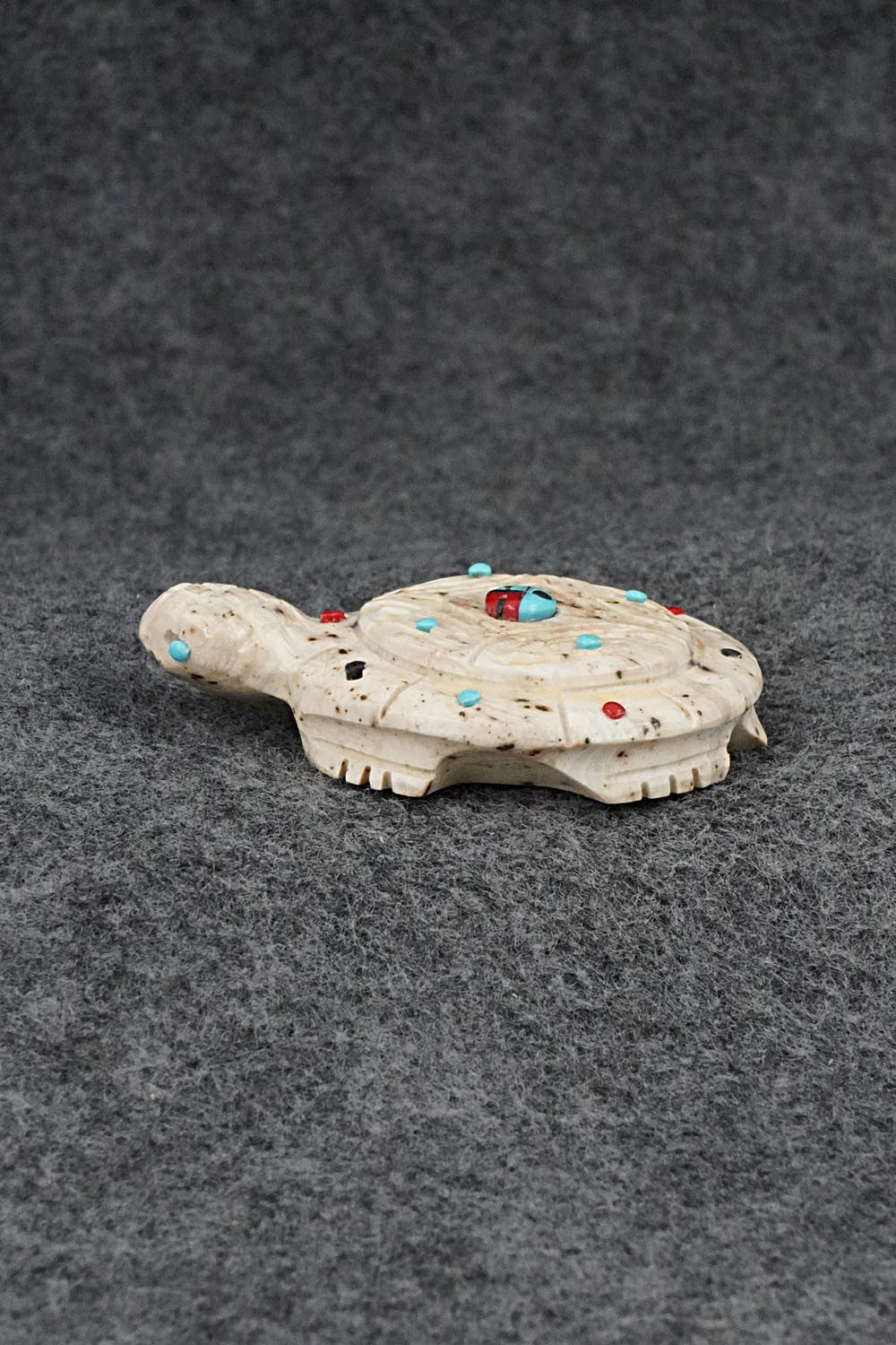 Turtle Zuni Fetish Carving - Dannette Laate