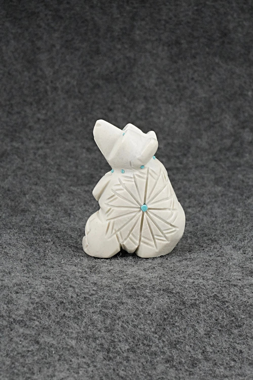 Bear Zuni Fetish Carving - Adrian Cachini