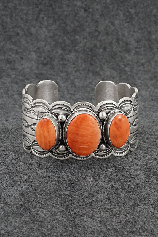 Spiny Oyster & Sterling Silver Bracelet - Mark Yazzie