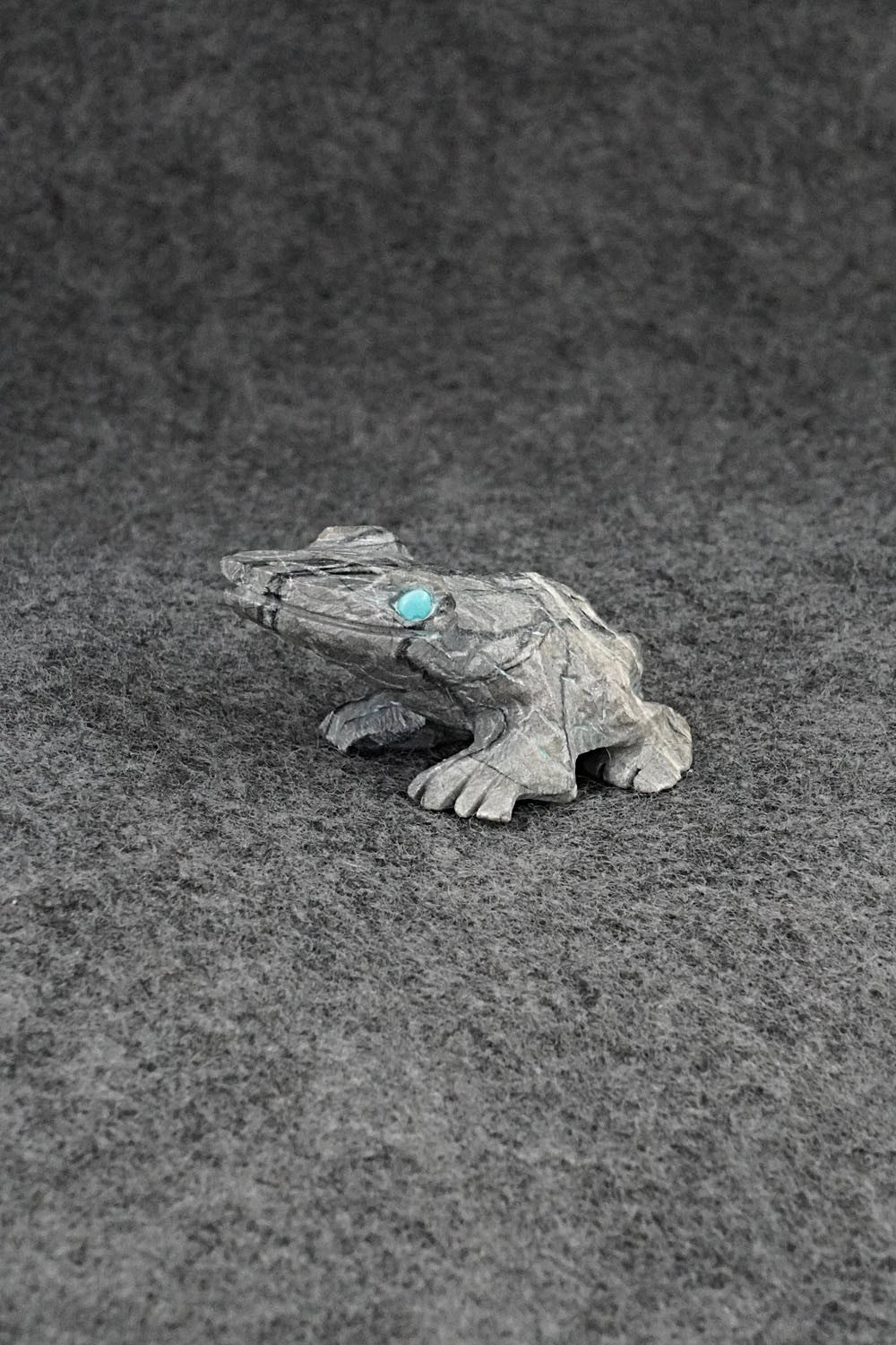 Frog Zuni Fetish Carving - Dina Owan