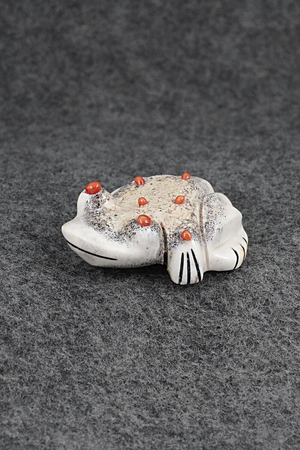 Frog Zuni Fetish Carving - Claudia Peina