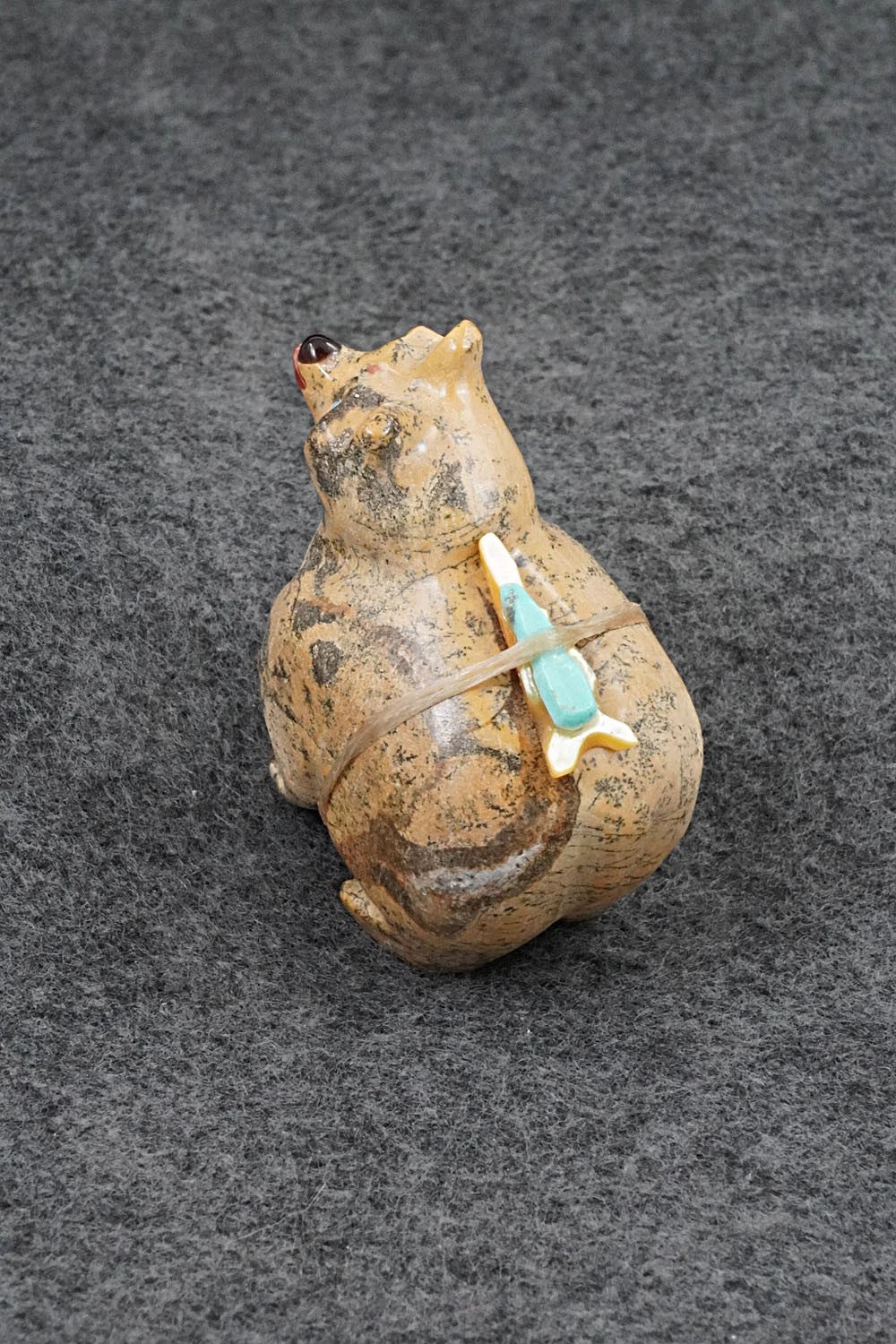 Bear Zuni Fetish Carving - Freddie Leekya