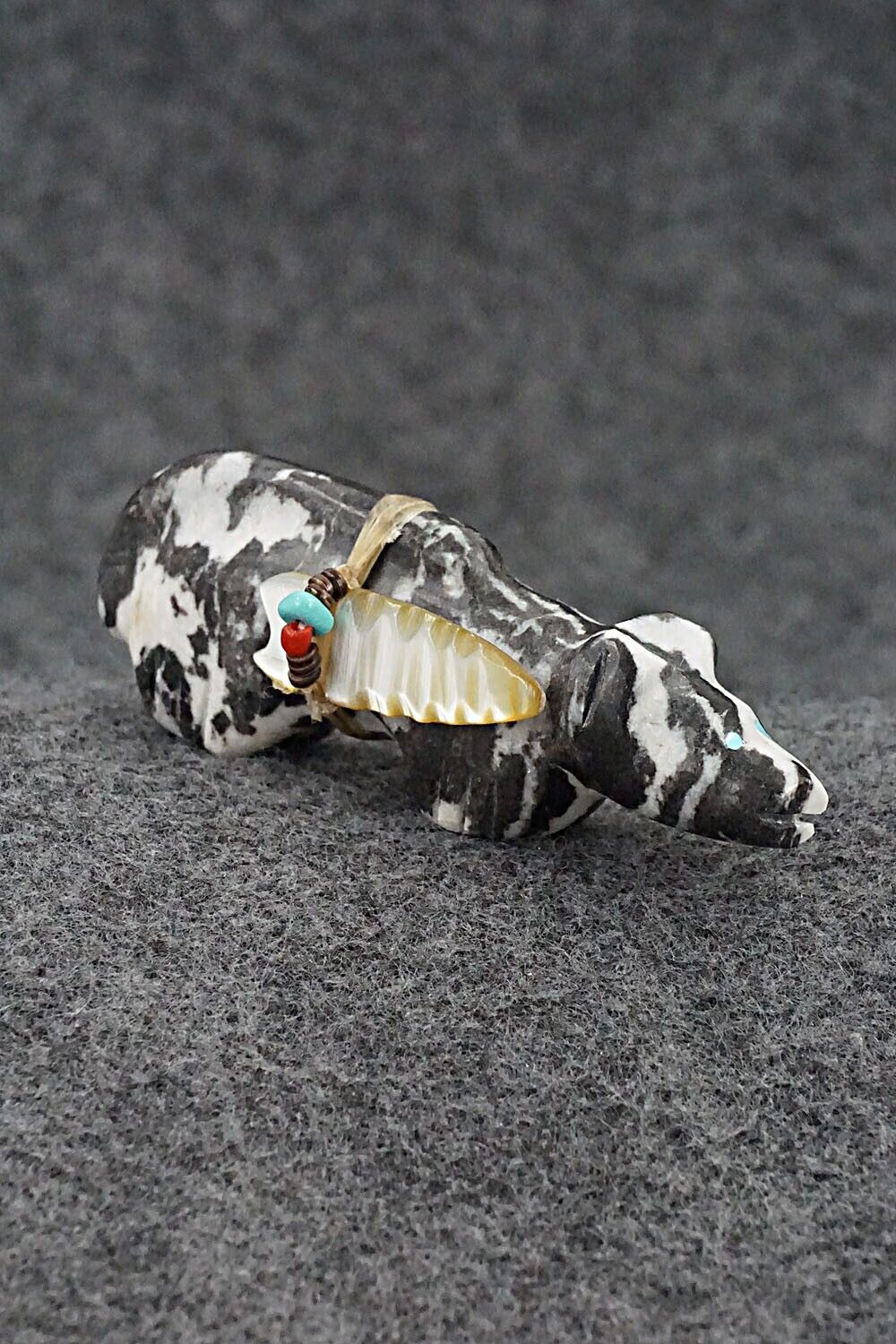 Mountain Lion Zuni Fetish Carving - Peter Gasper