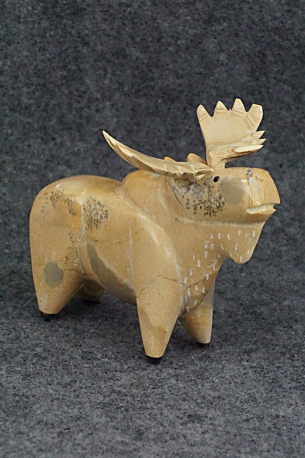 Moose Zuni Fetish Carving - Enrike Leekya
