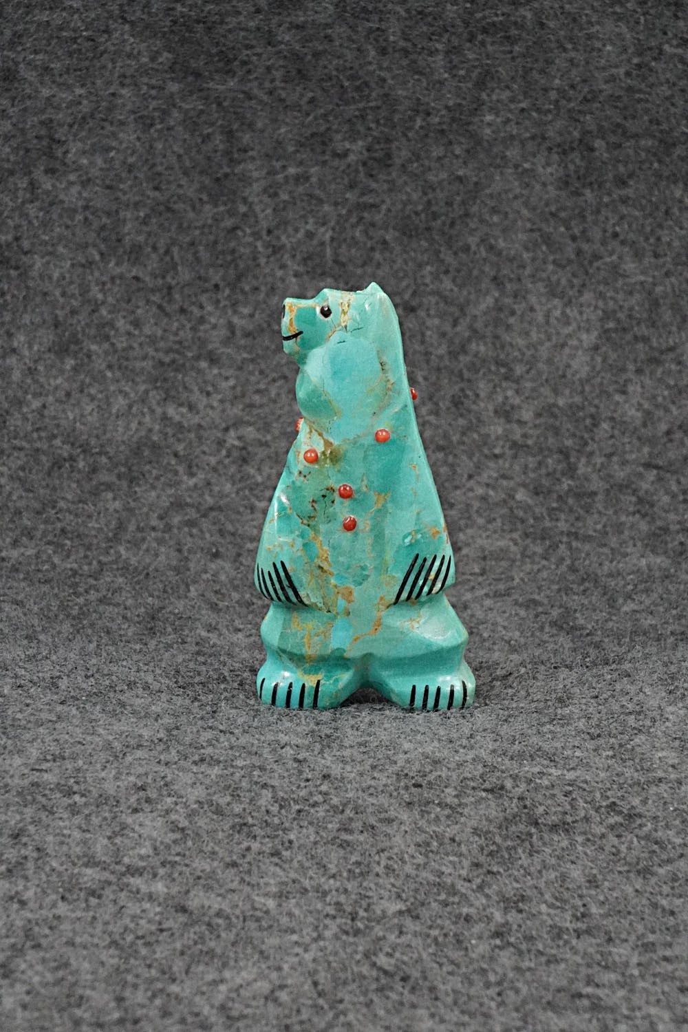 Bear Zuni Fetish Carving - Claudia Peina