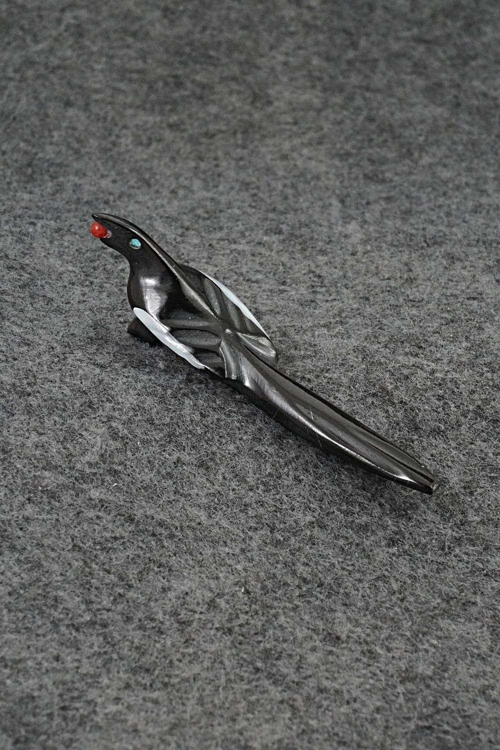 Crow Zuni Fetish Carving - Calvert Bowanie