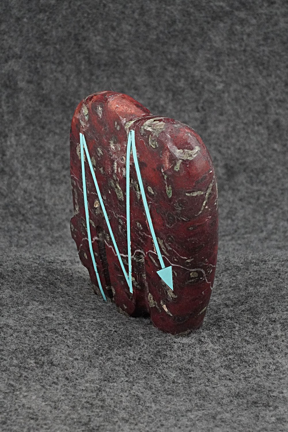 Bear Zuni Fetish Carving - Bernard Laiwakete