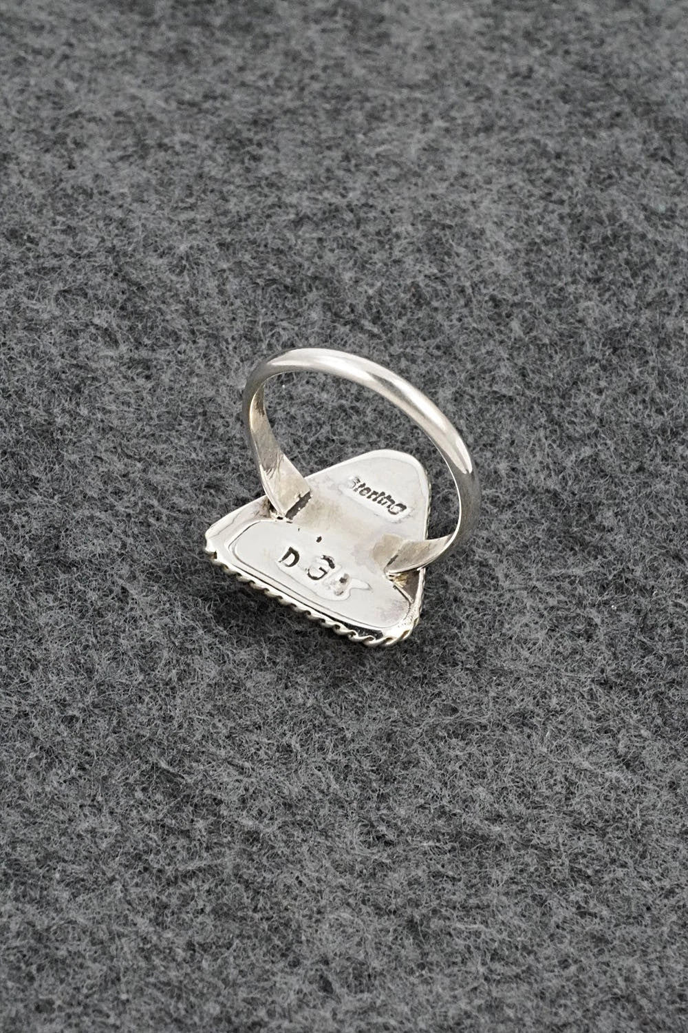 Spiny Oyster & Sterling Silver Ring - Darius Arviso - Size 8.5