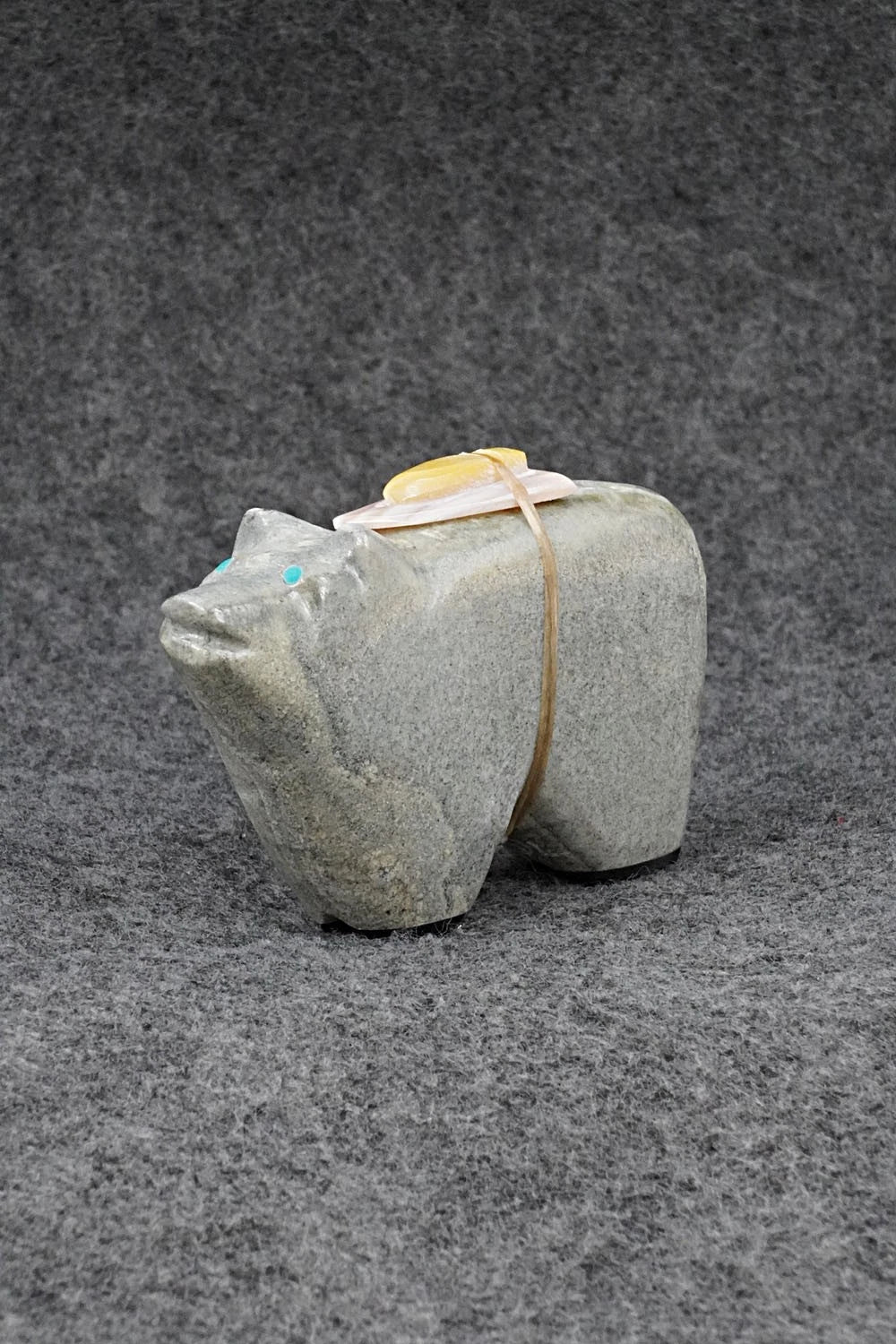Bear Zuni Fetish Carving - Delvin Leekya