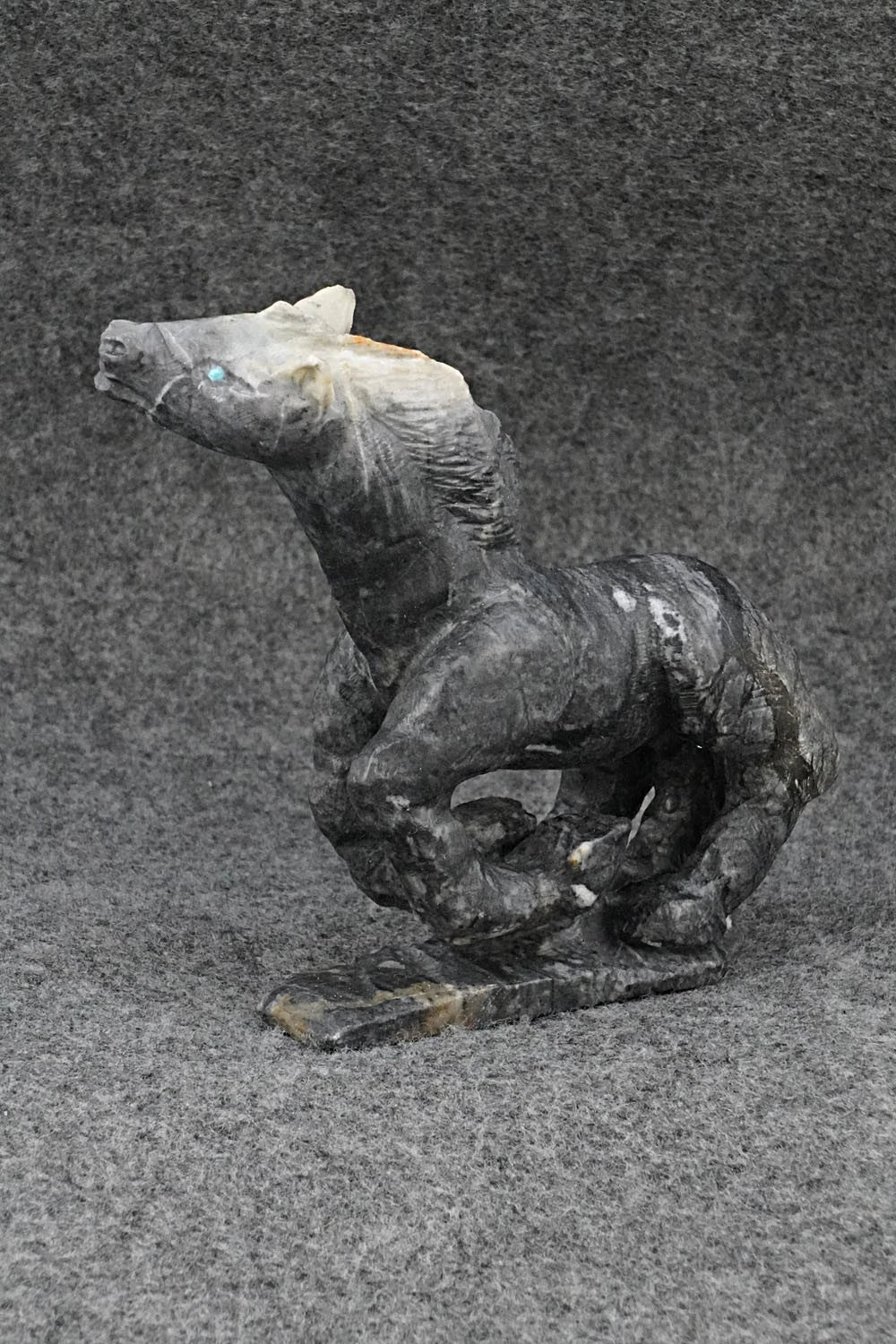 Horse Zuni Fetish Carving - Herbert Him Jr.