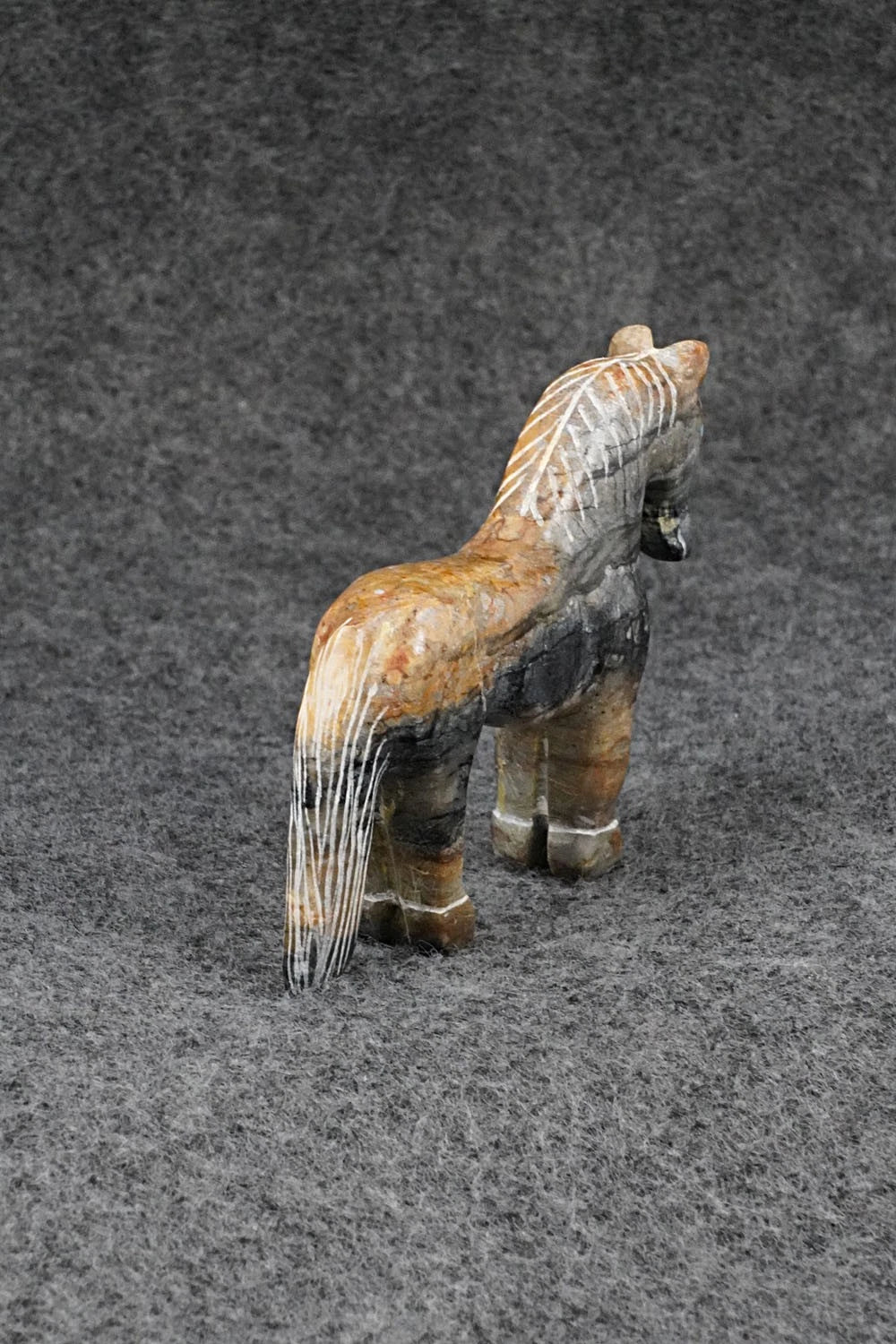 Horse Zuni Fetish Carving - Andres Lementino