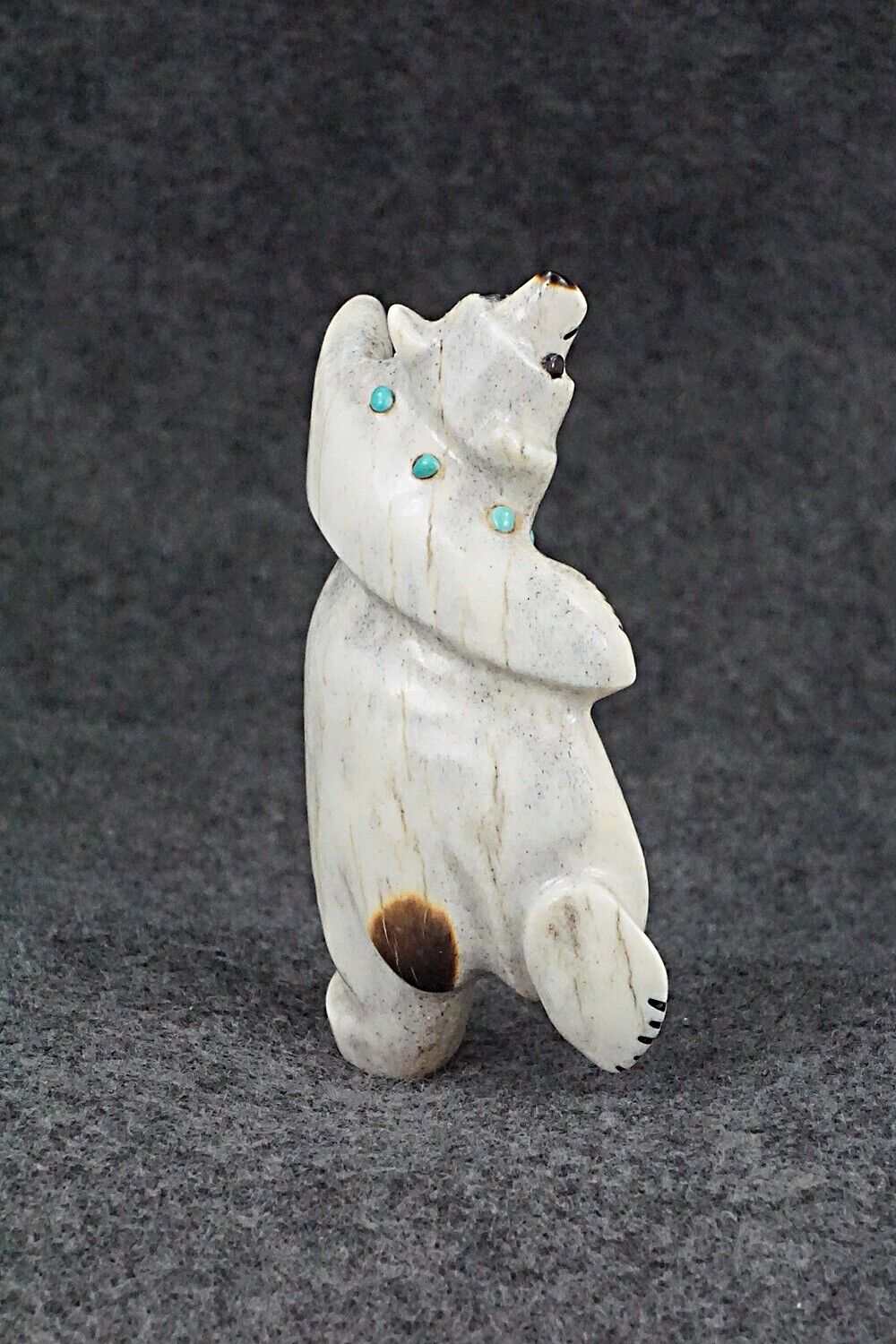 Bear Zuni Fetish Carving - Claudia Peina