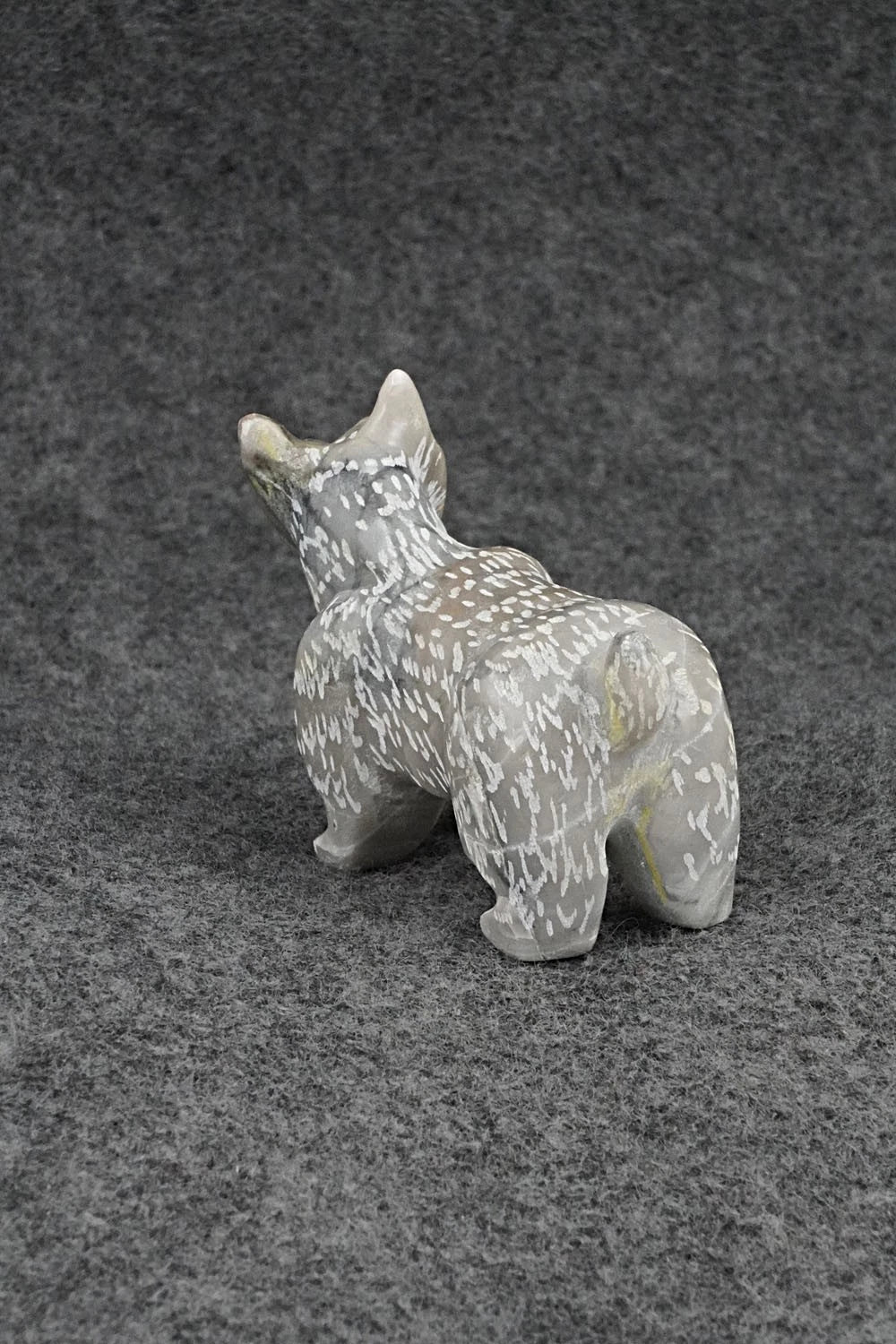 Bobcat Zuni Fetish Carving - Freddie Leekya