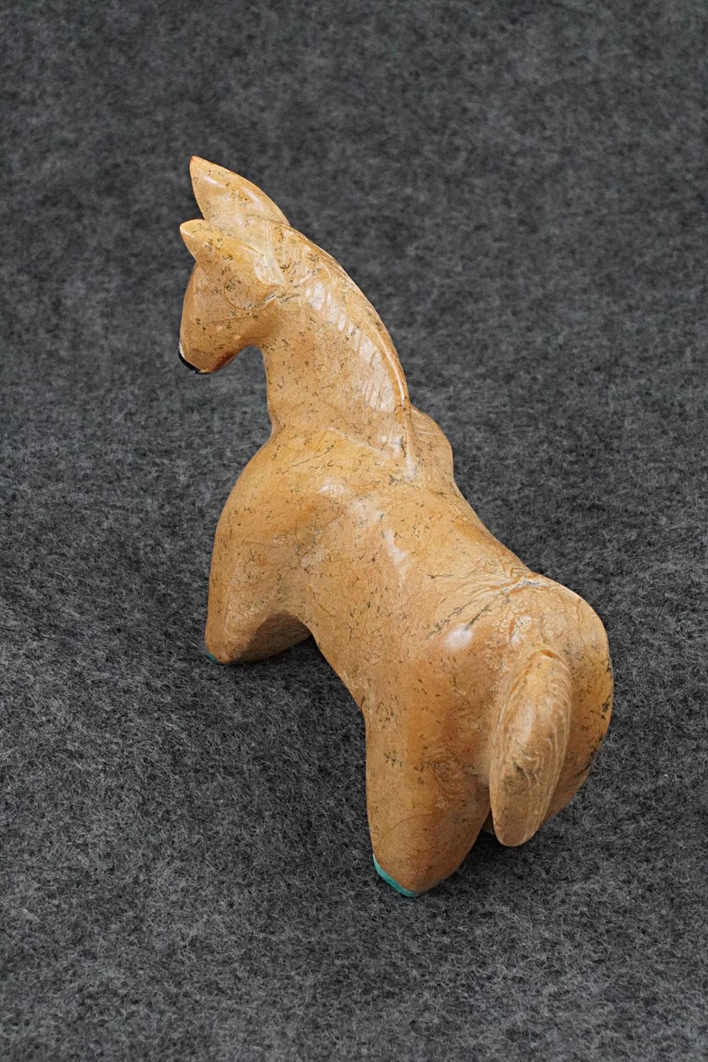 Horse Zuni Fetish Carving - Freddie Leekya