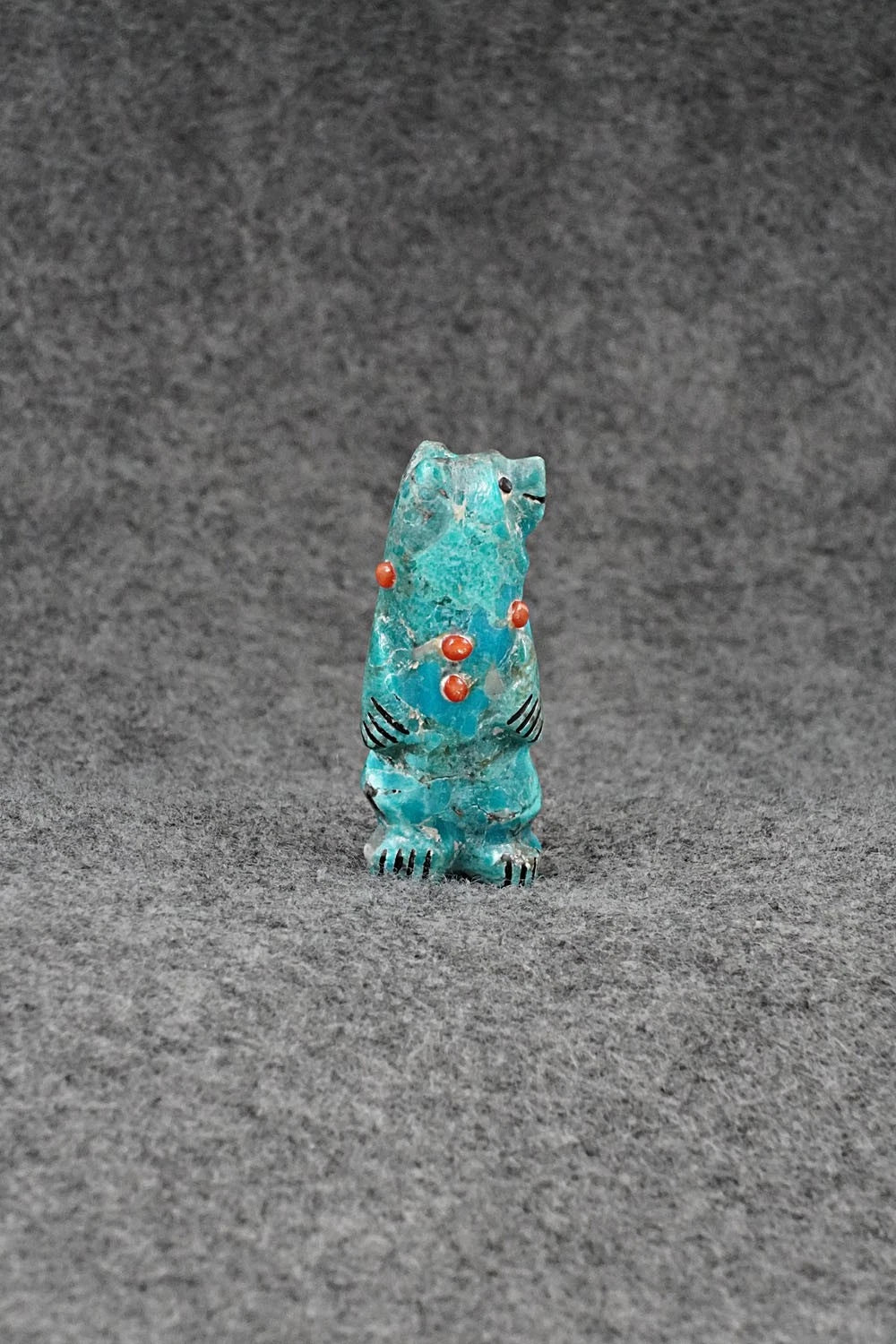 Bear Zuni Fetish Carving - Claudia Peina