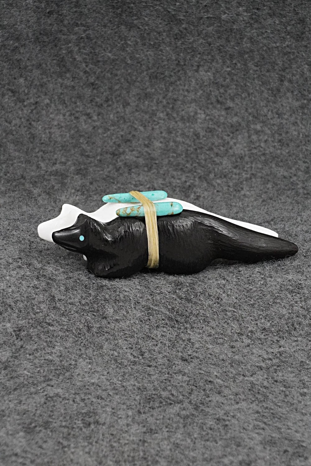 Wolf Zuni Fetish Carving - Herb Halate