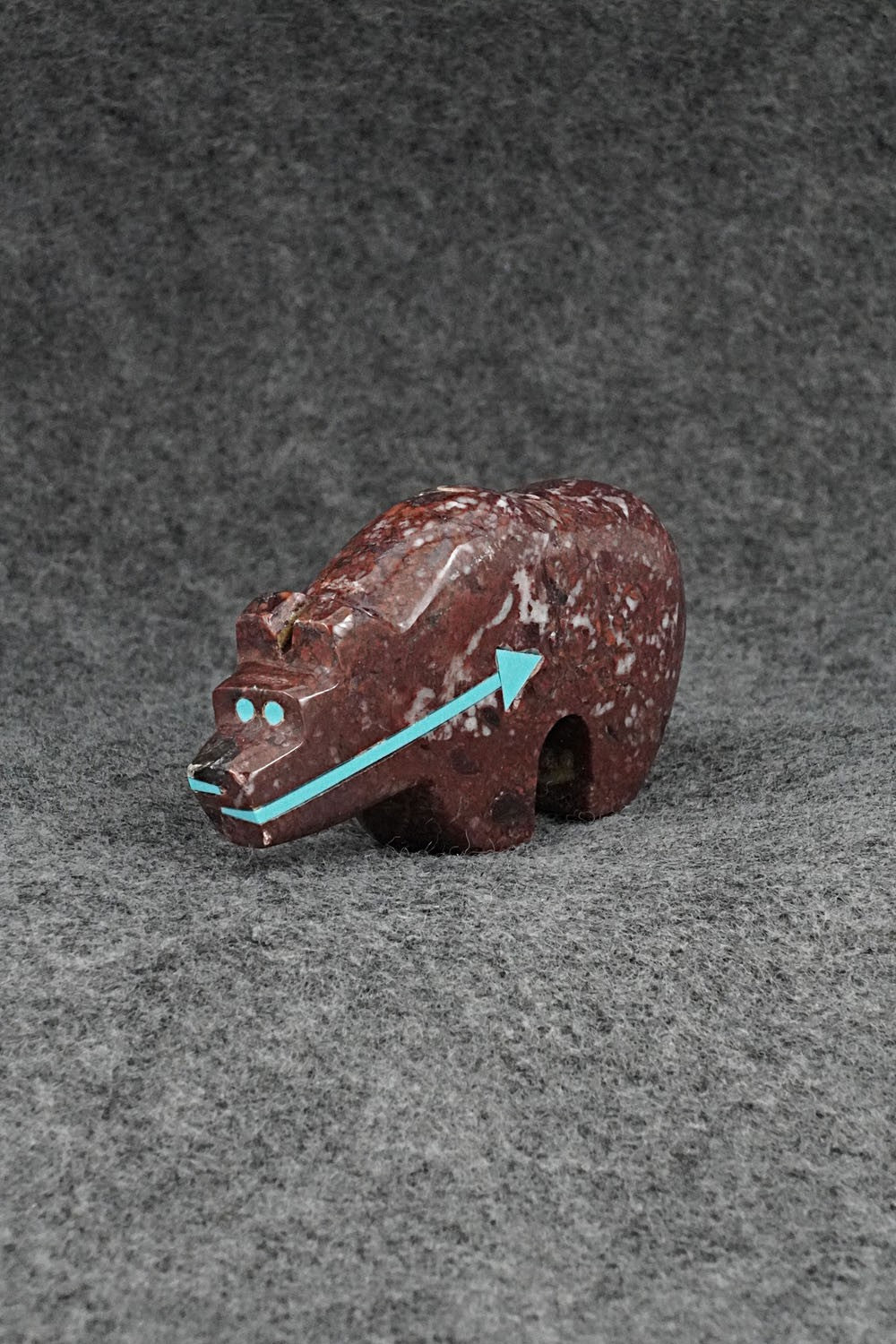 Bear Zuni Fetish Carving - Bernard Laiwakete