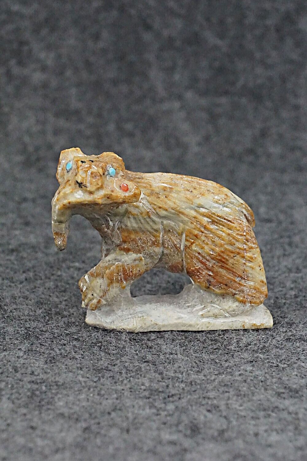Bear with Fish Zuni Fetish Carving - Derrick Kaamasee