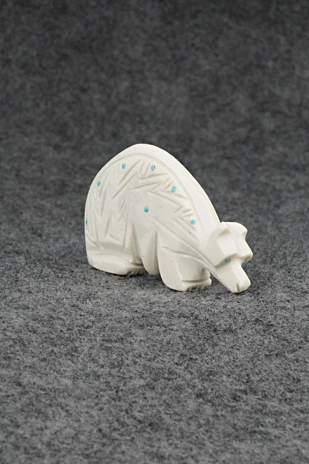 Bear Zuni Fetish Carving - Adrian Cachini