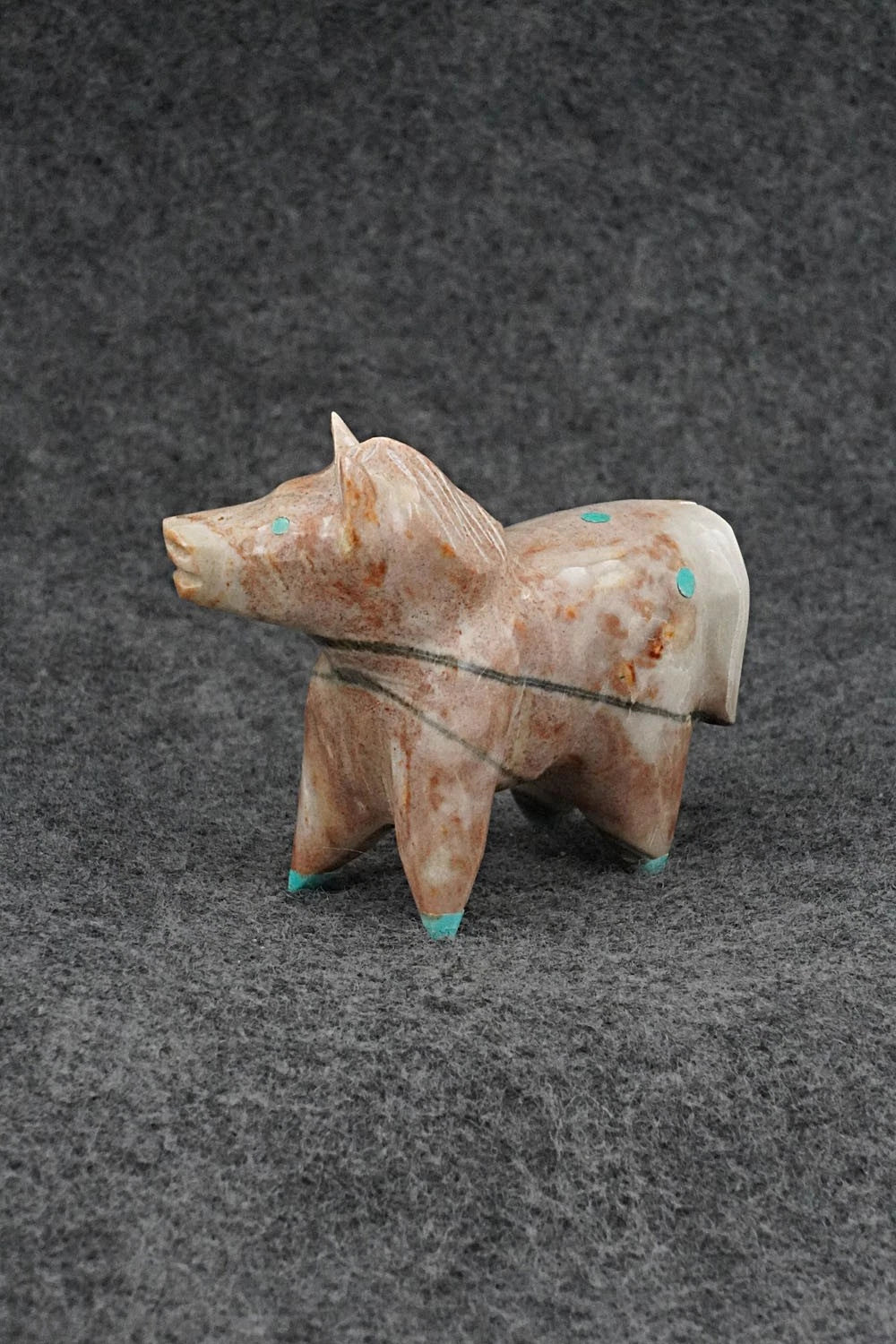 Horse Zuni Fetish Carving - Enrike Leekya