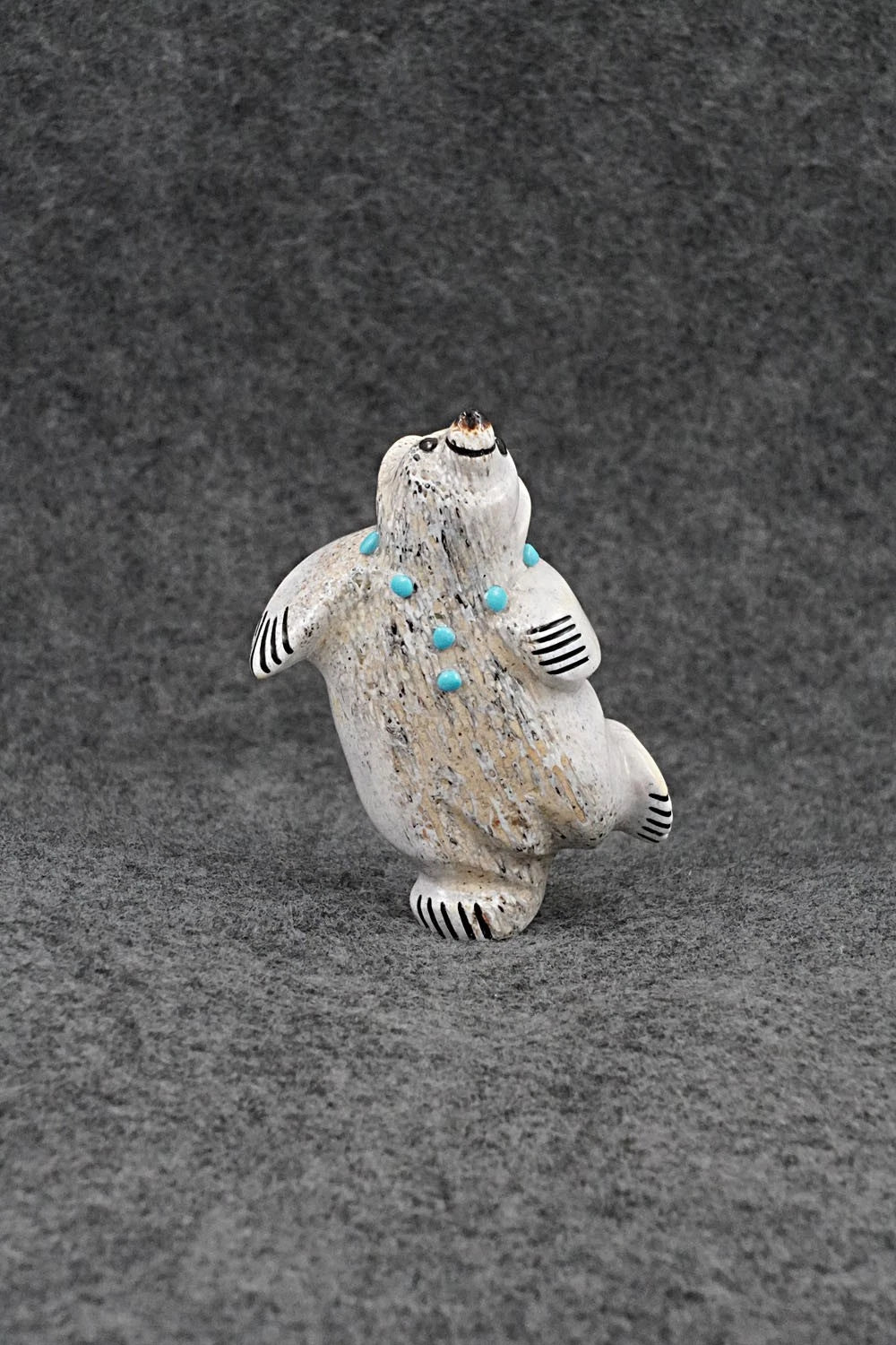 Bear Zuni Fetish Carving - Claudia Peina