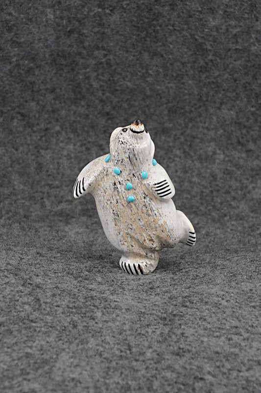 Bear Zuni Fetish Carving - Claudia Peina