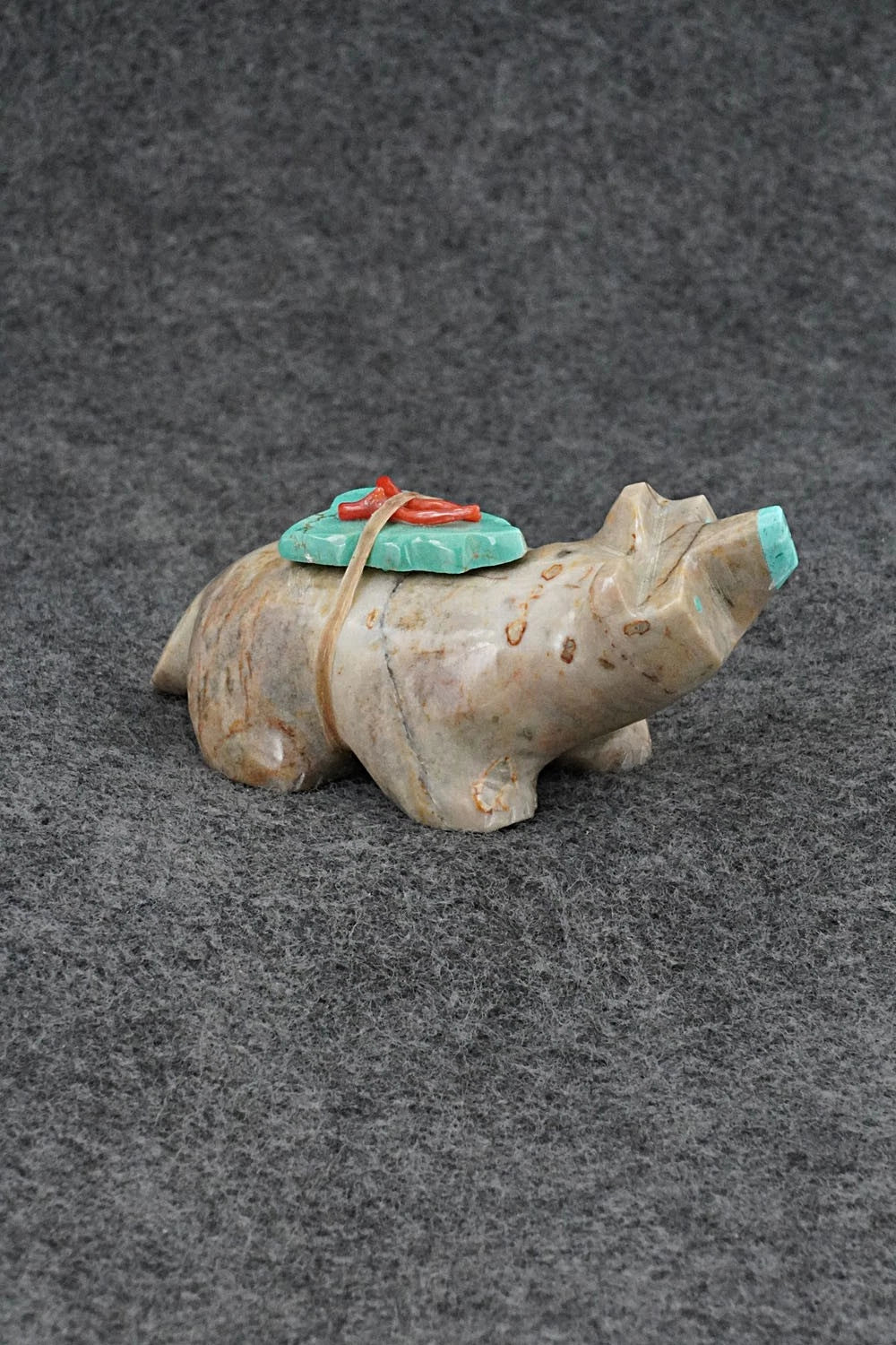 Badger Zuni Fetish Carving - Enrike Leekya