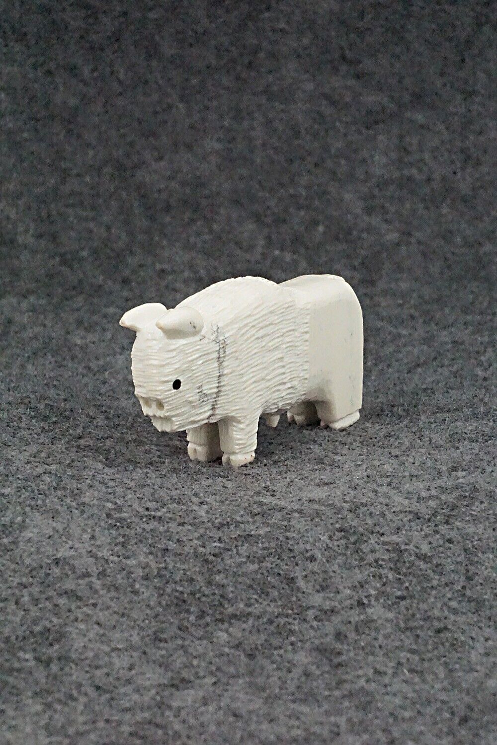 Buffalo Zuni Fetish Carving - Jesus Espino