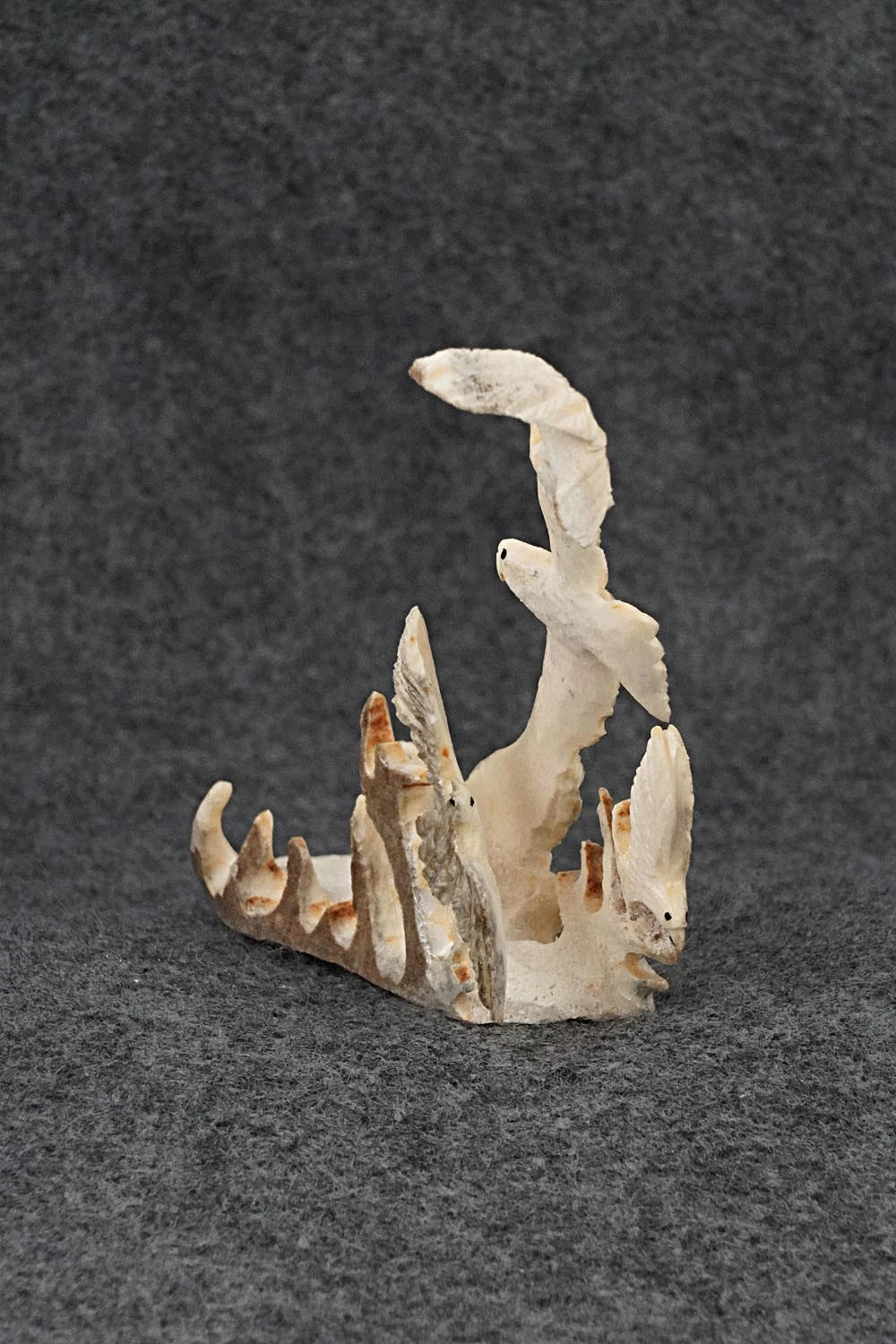 Eagles Zuni Fetish Carving - Ruben Najara