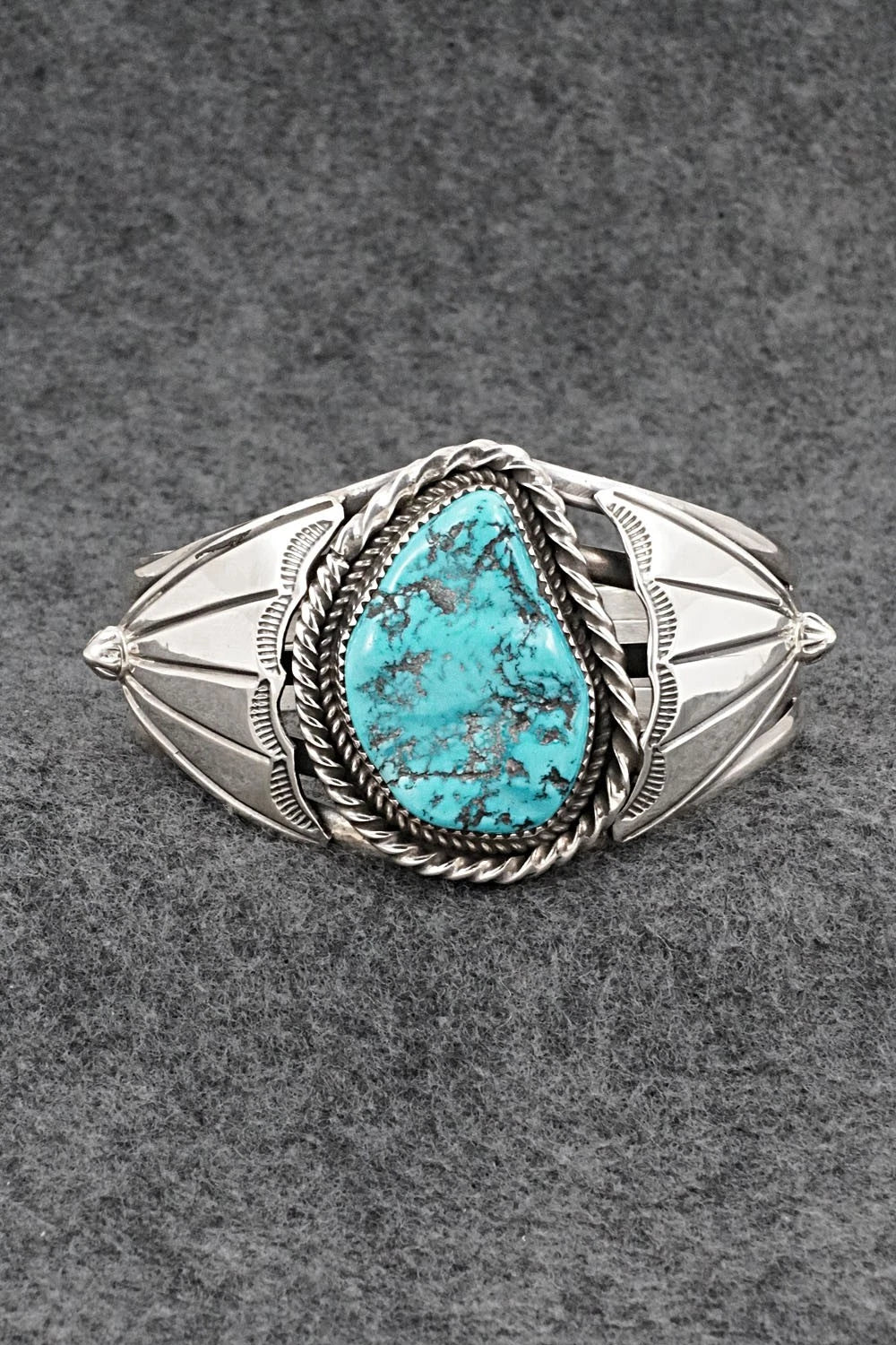 Turquoise & Sterling Silver Vintage Bracelet - Larose Ganadonegro