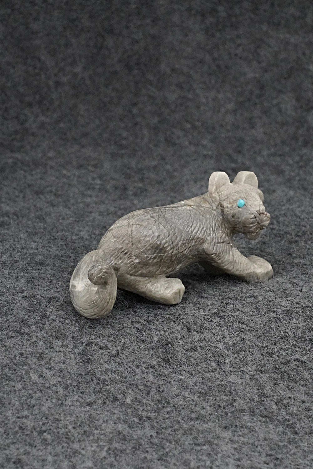 Mountain Lion Zuni Fetish Carving - Wilfred Cheama