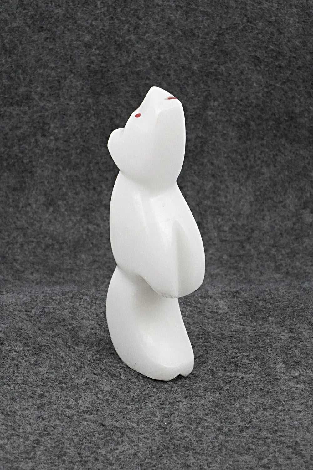 Bear Zuni Fetish Carving - Kenric Laiwakete