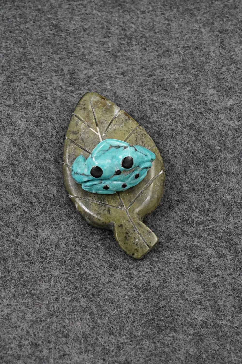 Frog Zuni Fetish Carving - Reynold Lunasee