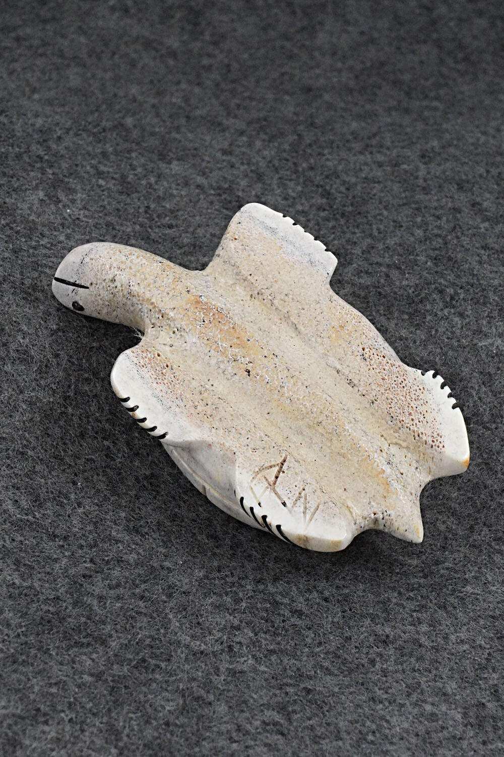 Turtle Zuni Fetish Carving - Claudia Peina