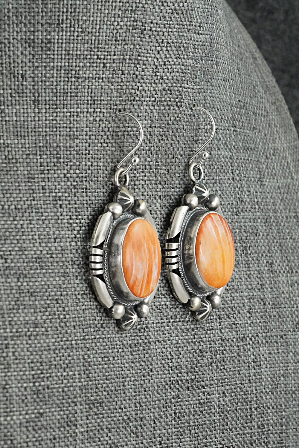 Spiny Oyster & Sterling Silver Squash Blossom Set - Paul Livingston