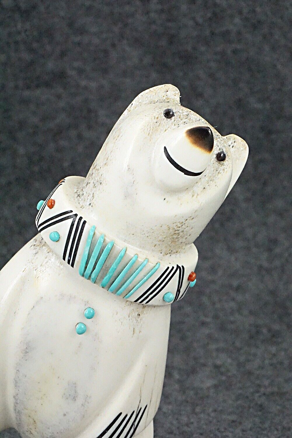 Bear Zuni Fetish Carving - Claudia Peina