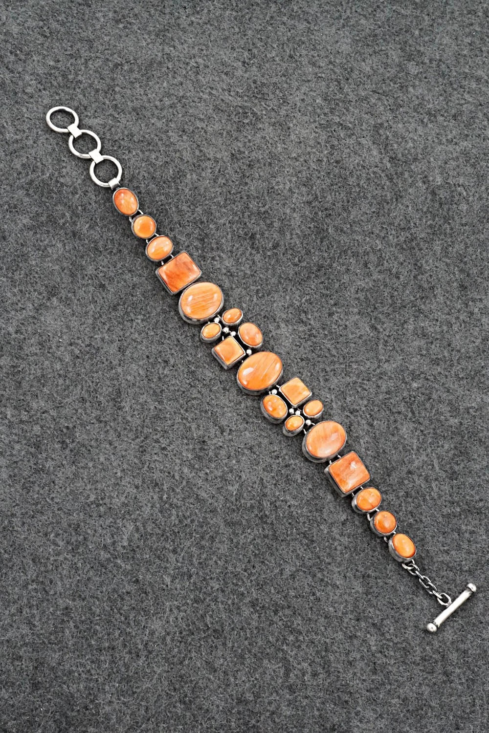 Spiny Oyster & Sterling Silver Link Bracelet - Loretta Delgarito