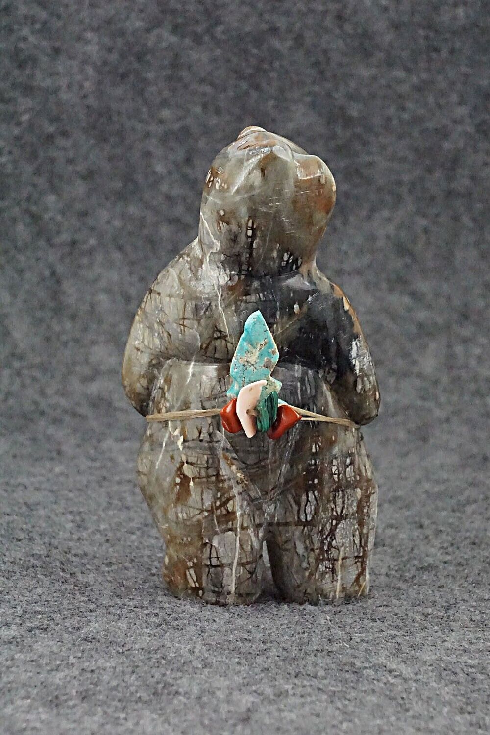 Bear Zuni Fetish Carving - Ariane Quam