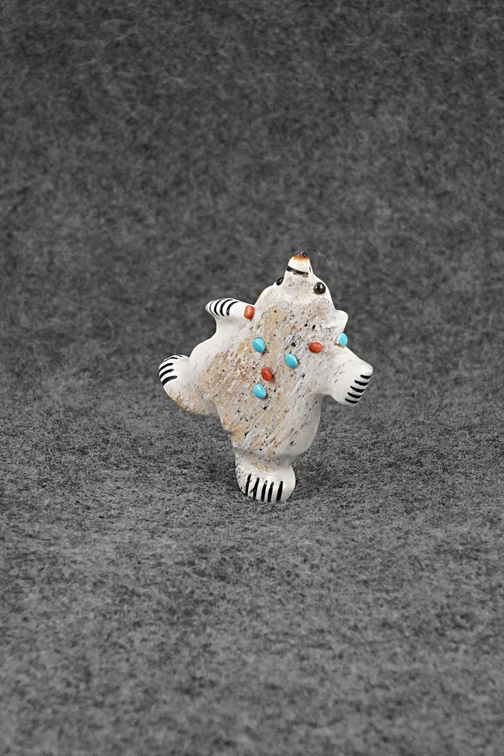 Bear Zuni Fetish Carving - Claudia Peina