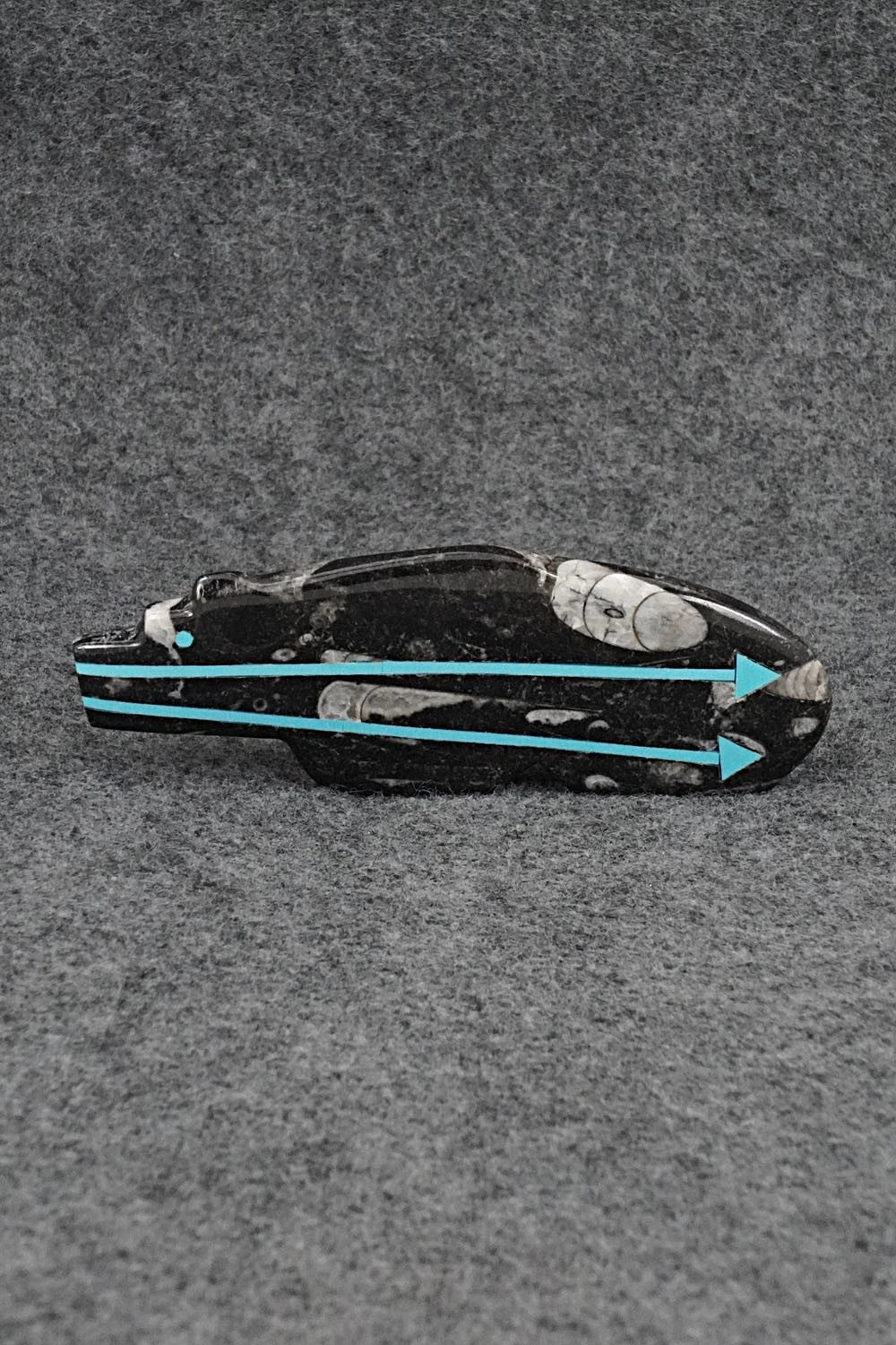 Bear Zuni Fetish Carving - Bernard Laiwakete