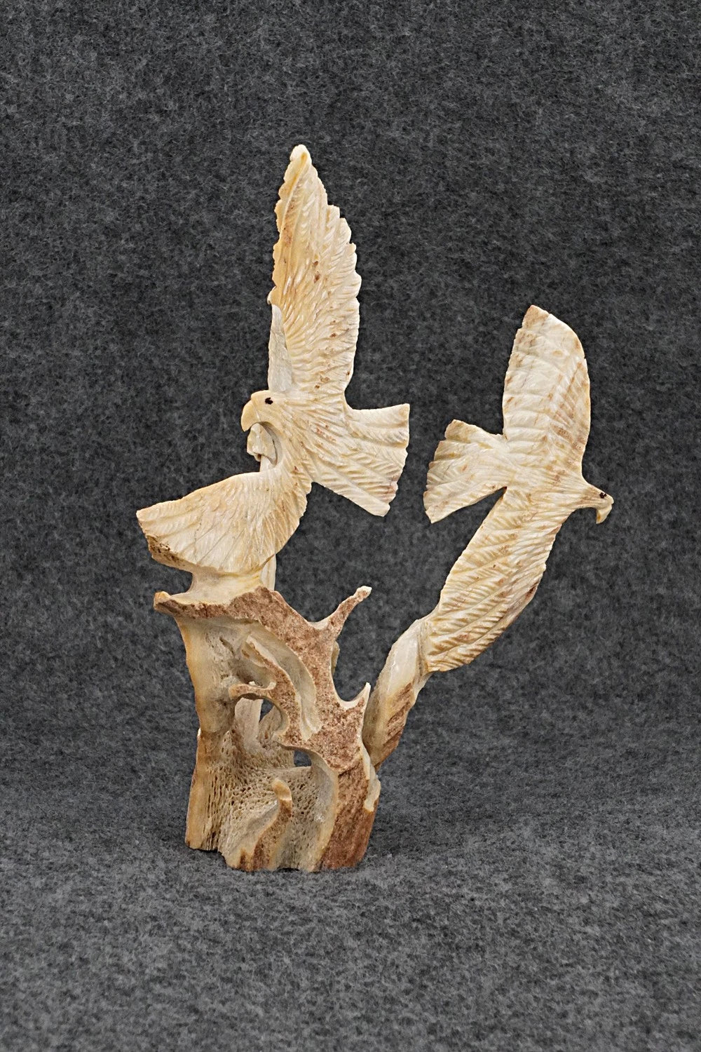 Eagle Zuni Fetish Carving - Ruben Najera