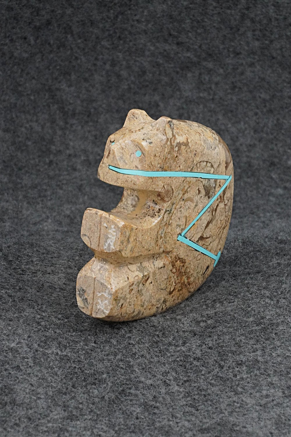 Bear Zuni Fetish Carving - Kenric Laiwakete