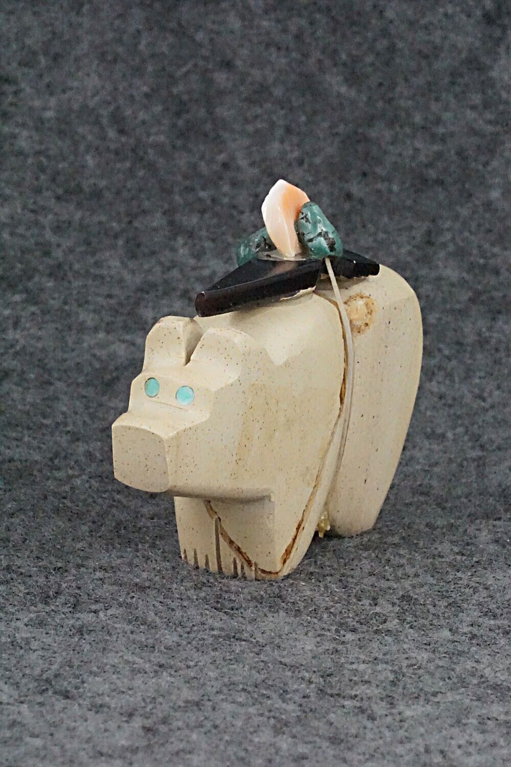 Bear Zuni Fetish Carving - Bernard Laiwakete